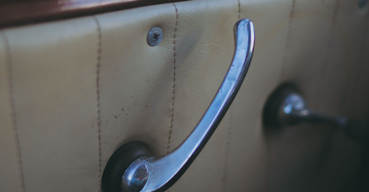 What Slim-Jim and Long-Reach Opening Actually Involve When You Are Locked Out of Your Car — Boulevard Locksmith Service